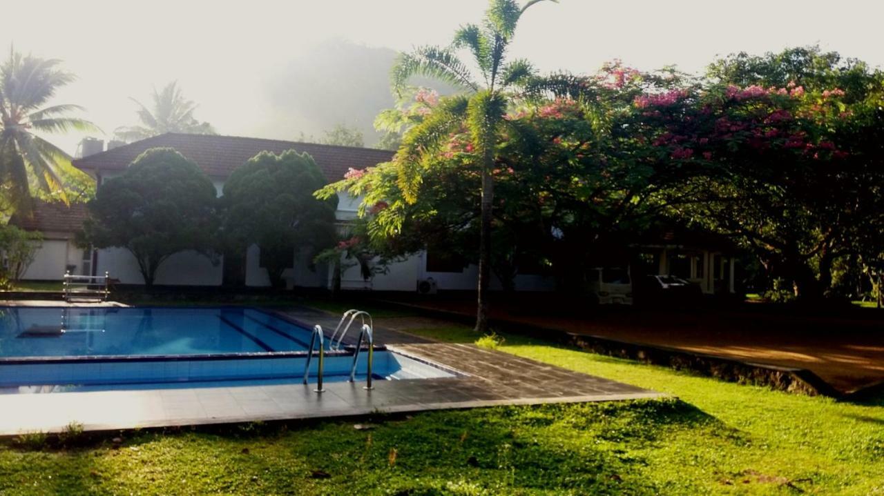 אביסוולה Randiyaepiliyagoda Resort מראה חיצוני תמונה